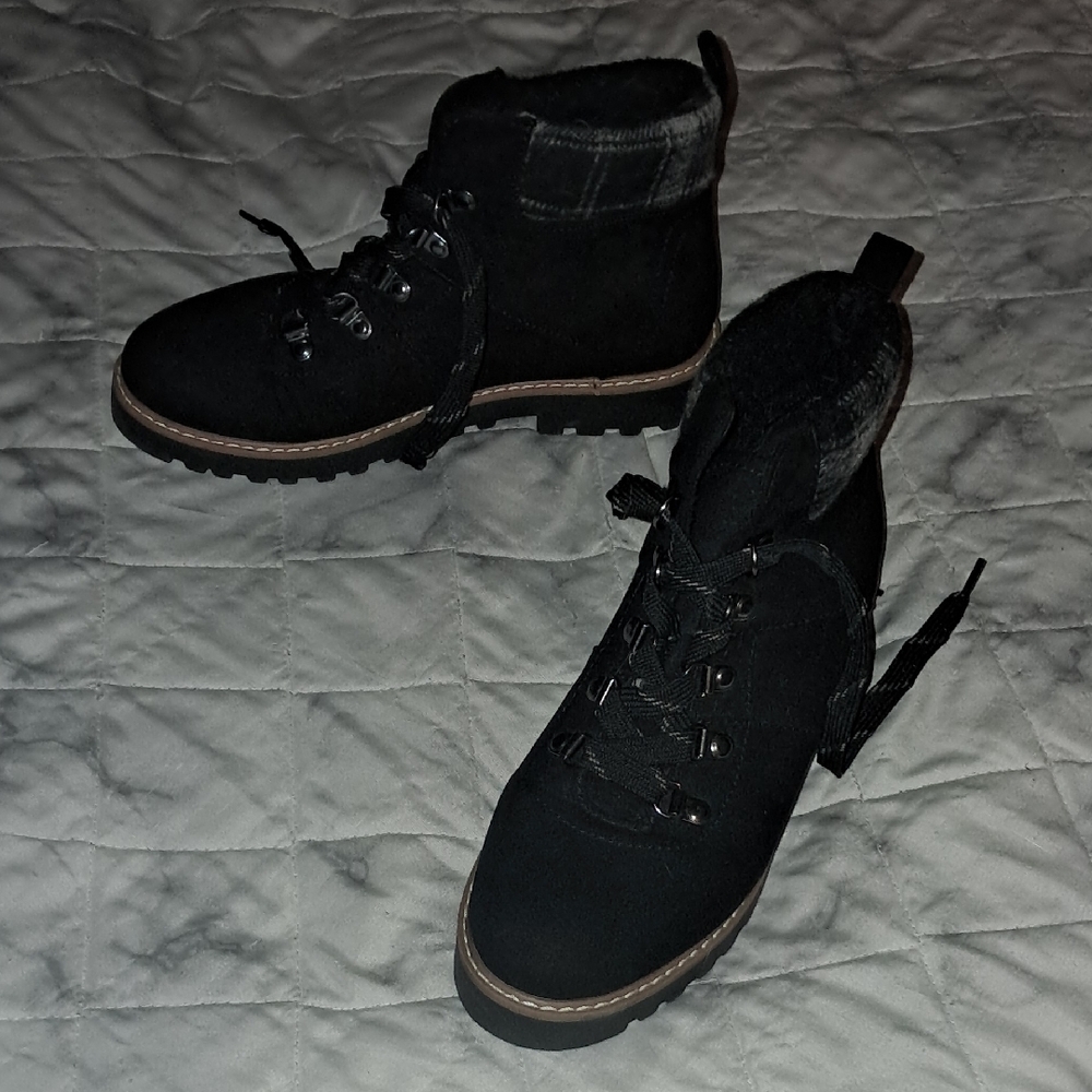 Women's Black Lace Up Boots